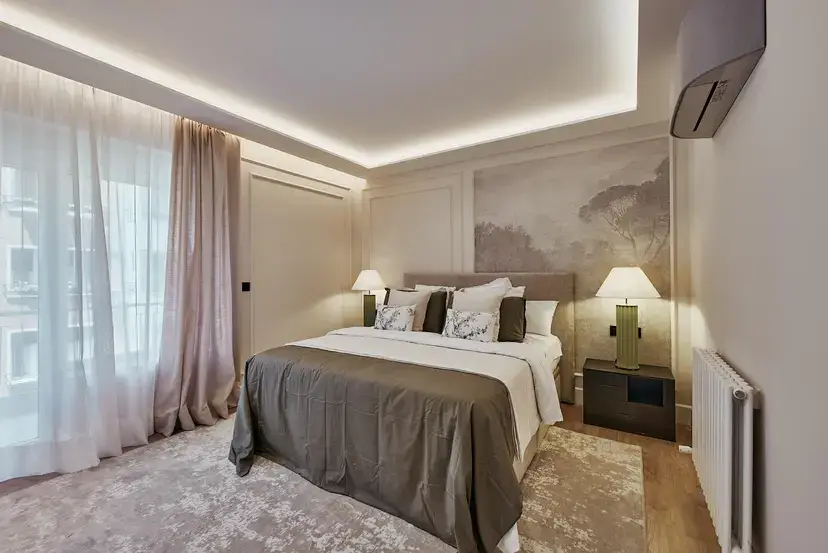 luxury-bedroom-interior